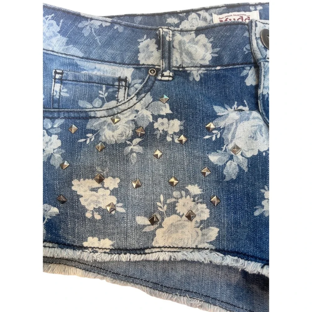 Mudd Blue Floral Studded Denim Shorts Women 7 Low Rise Frayed Hem Y2K Boho